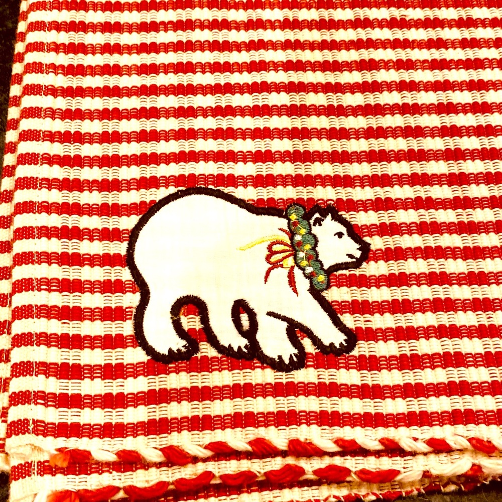 Christmas Holiday Polar Bear Appliqué  Table Runner w/ Placemat Set Red & White